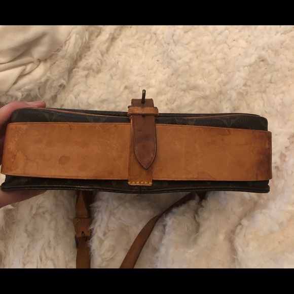Louis Vuitton crossbody - Picture 9 of 11